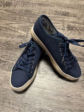 Women’s Navy Lace-Up Casual Sneakers with Lace Overlay